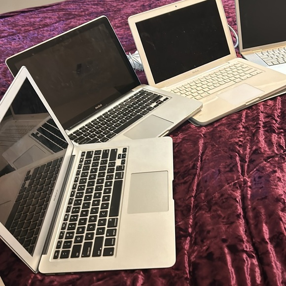 Lot of Apple Products PARTS ONLY 4 MacBooks , 4 chargers, 2 old iPhones - Picture 16 of 16